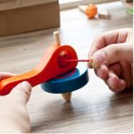 Toupie en Bois Avec Fil 4