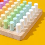 Planche de préhension en bois colorée 6