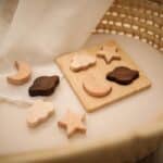 Jeu d’inspiration Montessori de réflexion avec étoiles, nuages et lune 5