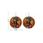 Boucles d’oreille en bois pour femme avec imprimé d’une femme 4