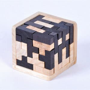 Puzzle 3D en bois en forme de cube 2