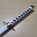 Katana en Bois avec Fourreau Blanc 4