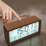 Réveil en Bois Numérique avec Ecran LCD 5